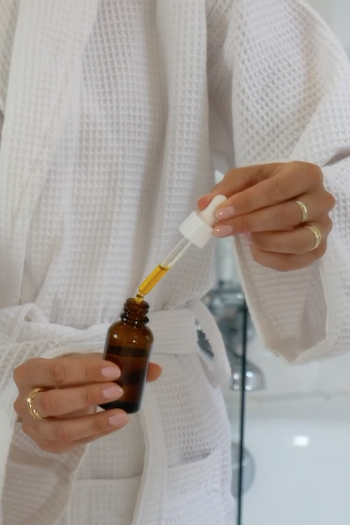 Hand model with oil dropper